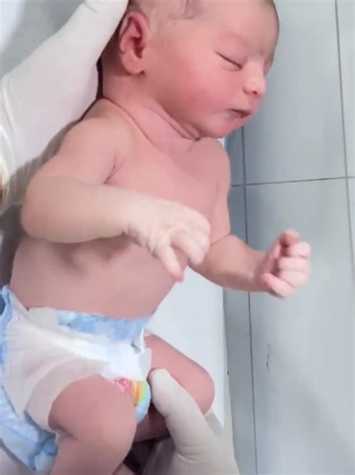 #newborn #adorable #baby #cutebaby #babyfirstbreath