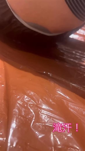 Renatus銀座〜beauty&slim〜結果重視＊痩身＊美肌＊ブライダル＊小顔/脱毛/産後/更年期 on Instagram: "こんにちは♪ Renatusの小熊です😊 今回はスタッフの“滝汗レポ”です！ 当サロンでは、お客様と同じ体感を知るために、技術をより高めていくために、スタッフ自身も定期的にコースを受けて日々研究しています。 美意識の高いお客様方に刺激をいただき、私たちも一緒に美容を楽しんでいます✨ 私は下半身につきやすい体質で、特にお腹まわりと太もものバランスが気になり、「ここをなんとかしたい…！」と思っていました。 そこでハマったのが EMS＆発汗メニュー。 仕事終わりに時間がある日は、こっそり“滝汗チャレンジ”しています💪 初めて発汗をした日は、30分過ぎても全然汗が出なくて…💦 自分の代謝の悪さにショックを受けたのと同時に、 「これは体質改善しなきゃ！」とスイッチが入りました！ それから家でも半身浴を習慣に。 最近はバスソルト＋浴槽の蓋をする“蒸し風呂スタイル”がお気に入りで、短時間でも汗が出るように🛁 先日ついに憧れの、“水たまり汗”まで達成しました✨ 