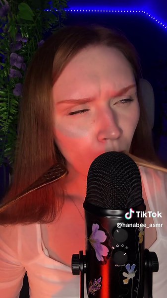 Replying to @Arianna let’s try what my lovely bees have collected 🙃 Honey spoon ASMR 🍯