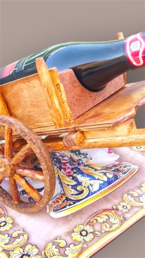 Carretti Siciliani Artigianali | Giuseppe Manto on Instagram: "Mani al lavoro. Un carretto che nasce. Niente produzione di massa. Solo legno recuperato, tempo e rispetto che prendono forma sotto le mani. Qui non si assembla. Si crea. 👉 Link in bio per vedere dove porta questo lavoro. #CarrettoSicilianoArtigianale #ArtigianatoSiciliano #LegnoRecuperato #FattoAMano #ArredoConsapevole"