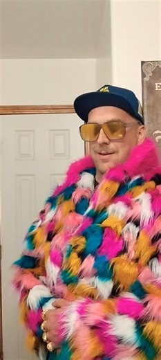 Big Bird the Rapper shows off new coat