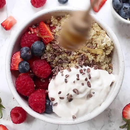 24K views · 234 reactions | A healthy and protein-pack breakfast, this quinoa breakfast cereal bowl can be made with your favorite fresh fruit and yogurt, and is perfect for on the go! FULL RECIPE >> https://www.simplyquinoa.com/fruit-yogurt-quinoa-bowl/ | Simply Quinoa | Facebook