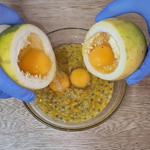 4.7M views · 55K reactions | He mezclado la pulpa de maracuyá con huevo ¡Secreto de las repostería! | Recetas y Bienestar con Carolina | Facebook