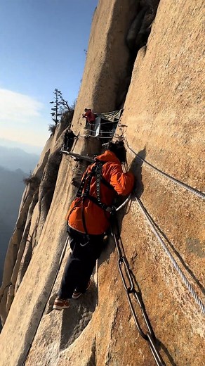 🌄 Weinan Huashan Scenic Area ✨ The brave ones enjoy the world first! ✨ #Huashan #ChangkongZhandaoHuashan #ChangkongZhandaoFirstPerspective #EnjoyFreedom #ClimbToTheTop --- . #HuashanAdventure #ScenicViews #ExtremeClimb #EpicJourney #MountHuashan #NatureThrill #ChinaTravel #ExploreNature #SkyWalk #FearlessAdventure #PeakChallenge #HighAltitude #DareToClimb #FreedomSeekers #MountainGoals #TravelInspo #cliffwalkbytissot | Mystic Nature