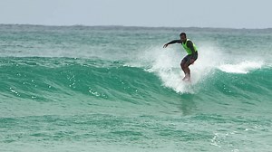 Hawaiian Maestro Kai Sallas at Noosa. Vid by Gary Mcevoy @garymc_surf | Pacific Longboarder Magazine