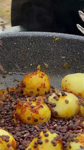 annonce | Indisk kartoffelgryde med spinat – varm, krydret og fuld af smag 🌿🥔🔥