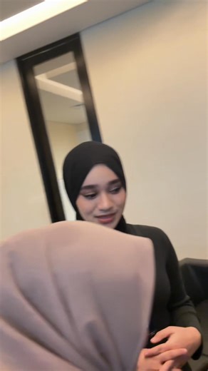 Masyaallah bertemu kak Nabila taqiyya. Walau sebentar yg penting bisa menyapa temen2 gerai Ainur @Dyn clothingline @Ainur_amalia #geraiainur #fyp #nabilataqiyyah #dynclothingline #kajiandyn