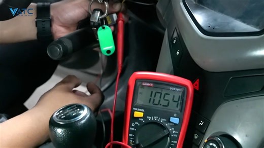 Tìm hiểu nguyên lý hoạt động hệ thống gạt mưa xe ô tô Chevrolet Cruze | Trung tâm VATC #VATC | Học điện ô tô online