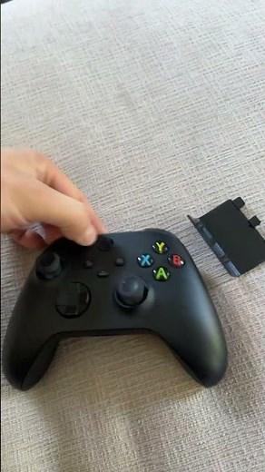 How to change your Xbox controller batteries ￼#xboxcontroller #xbox