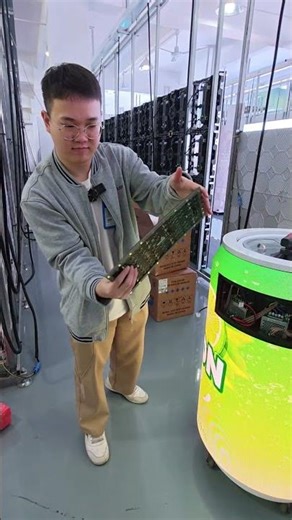 This large aluminum can LED display screen needs repair.#leddisplay #eagerled #ledscreen