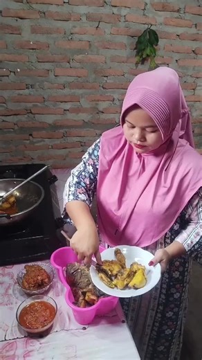 Masak-Masak Untuk Tahun Baru: Momen Seru di Pantai
