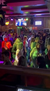 viens-tu te réchauffer en dansant ce soir? JS t'attend pour une soirée dansante avec demandes spéciales dès 20h. 💃🤍 Aucune inscription requise. 10$ par personne. | Ballroom Country