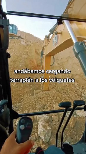 Excavadora CAT 330: La Maquinaria Pesada en Acción