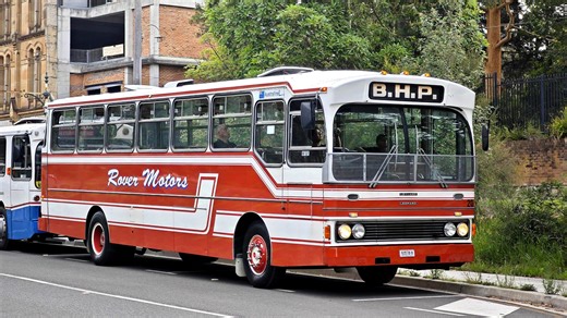 仅有12辆的澳洲 Australine 定制车型。来自悉尼公交博物馆收藏的 Leyland Leopard 大巴车后排乘坐体验（899