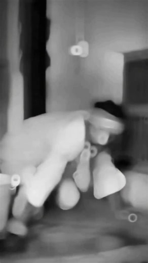 Ruchi Choubey on Instagram: "Hey Siri, अब Android में भी💡💯 DreamYT | #shorts #heysiri@tech snow #siri #HeyGoogle"