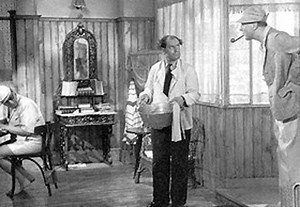 Mr. Hulot’s Holiday movie review (1953) | Roger Ebert