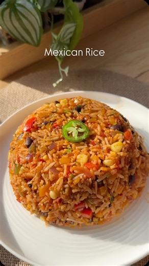 A quick, colorful, and flavorful Mexican rice — made with simple ingredients you already have at home 🇲🇽✨ Loaded with veggies, spices, and tangy tomato flavor — this one’s perfect for lunch or dinner bowls! Pair it with guacamole, salsa, or enjoy it as it is 😋 (Mexican rice, rice, quick recipe, healthy recipe) | Fatandfoodie