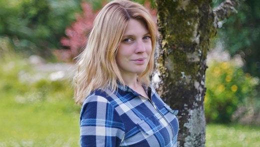 Can This 'Bubble Bokeh' Lens Satisfy Your Bokeh Desires?