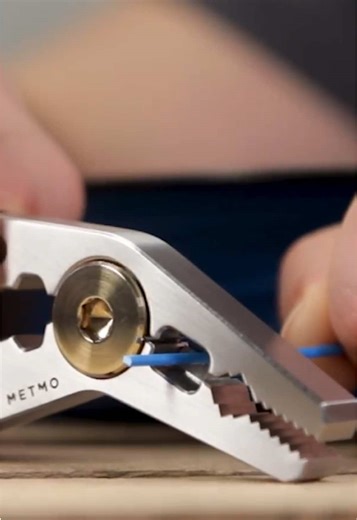 We don’t make tools that can’t multi task 🤷‍♂️ there’s no point… #metmo #tools #multitool #edc #T7anssiraChallenge