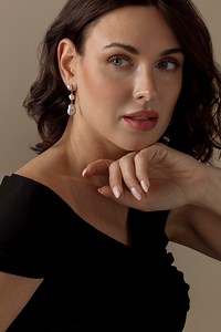 Fashion Forward Fusion: The Pearl Source Introduces Statement Pearl Earrings, Merging Classic Style with 2024 Trends