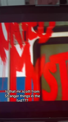 Mr. Scott from Stranger Things in The Vampire Diaries?