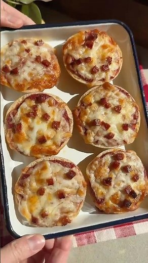 Homemade Pizza Bagels 🍕🥯