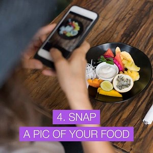 Chewing gum can help you eat less?😱 Yes! So do the following 5 tips😍 Follow these steps to reduce your food intake without feeling hungry! | Natrol Lebanon