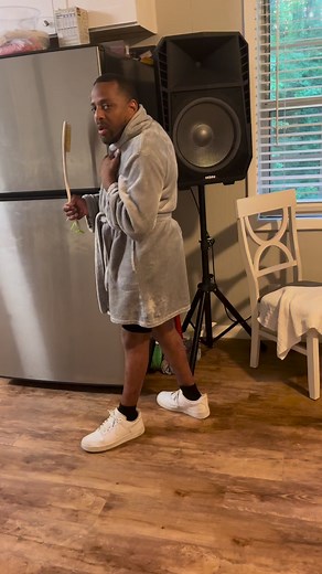 111K views · 3.4K reactions | Kelly Kellz we’re are you he’s not bathing me 臘‍♂️臘‍♂️臘‍♂️ #fypシ゚viral #fypシ #foryoupage #fyp #nofilter #photo #love #instagood #hot #cute #trend | Comedian Jessie Mcdonald Still Funny | Facebook