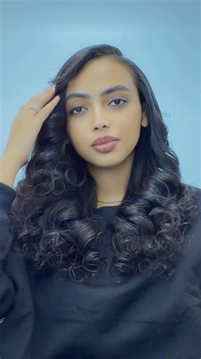 Achieve a Flawless Sleek Style with Hiwman Hair Glue