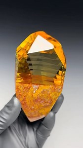 Everyone asks me “Do you ever stop working?!”…and I think to myself, why would I stop doing what I love? Art is my work, my passion, my purpose. Sculpting is my break from answering emails and paying bills. If I’m making art, I’m also probably avoiding some form of adulting. Side note: Alan Watts is my favorite spiritual/philosophical entertainer and guide. I don’t even know if this audio is AI generated or if it’s an actual recording. What is real anymore?! Thanks @daniel.alley.73 of @denaliart