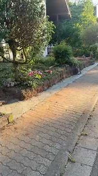 Building a natural stone wall in the front yard – Part 1: The foundation #makeover #garden