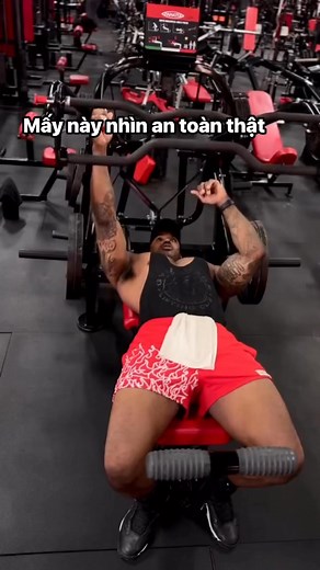 Máy này bung hết sức không sợ bị đè #gym #hitfit | Hitfit