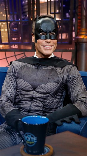 557K views · 42K reactions | BOA NOITE BATMAN 驪 #thenoite #sbt #danilogentili #batman #humor #piada | The Noite com Danilo Gentili | Facebook