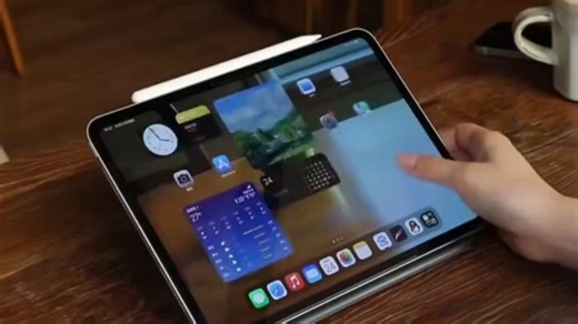 柒十柒平板支架桌面_matapad华为iPad支架手机平板通用_可调节角度折叠收纳铝合金便携支架_网课绘画追剧_银色丨全铝合金丨平板绘画绝配丨8级倾度调节丨稳固