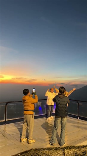 Lost in the beauty of the earth🍃 #explore #travel #mountainswiev #mountains