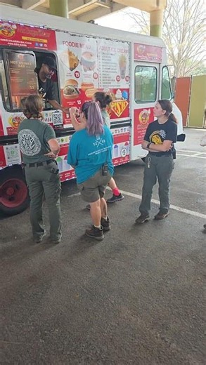 ICE CREAM TRUCK DALLAS | MRSUGARRUSH.COM #ICECREAM #ICECREAMTRUCK #dallasfoodie #dallasevents