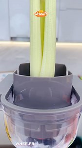 🍹 Imaginez un arc-en-ciel dans un verre… Des couleurs qui attirent l’œil, un parfum qui intrigue, puis cette première gorgée : douce, acidulée, surprenante ✨ Chaque fruit arrive à son tour, comme une petite explosion de saveur qui réveille les sens. Ce jus n’est pas juste à boire, il se découvre. Saurez-vous percer le secret de ce mélange mystérieux ? 👀🍓🍍 Pressé avec notre extracteur whee, pour capturer la fraîcheur brute du fruit, naturellement. #JusMultifruit #ExplosionDeSaveurs #JusNature