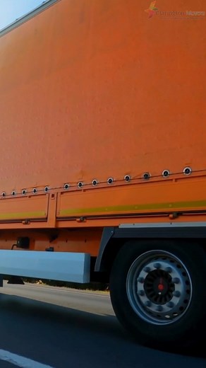 Planning a long-distance move from or to Newcastle, Ontario? 🚚 Let Clarington Movers handle the heavy lifting! As trusted Long Distance Movers in Newcastle, we specialize in safe, efficient, and stress-free relocation for families, professionals, and businesses. From careful packing to timely delivery, our professional team ensures your belongings arrive safely at your new home — whether it’s across town or across the province. Why choose Clarington Movers for long-distance moves? ✅ Fully licen