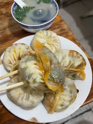 Unbelievable! My Journey to Jingdezhen for That One Bite of Glutinous Rice Bun in Oil