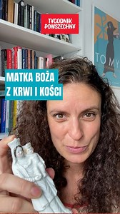 15 sierpnia to Święto Wniebowzięcia Najświętszej Maryi Panny - święto, które jest upamiętnieniem wstąpienia Maryi z ciałem i duszą do nieba. Zuzanna RADZIK w swoim najnowszym felietonie zadaje wiele ciekawych pytań dotyczących właśnie ciała Maryi. Czy bolał ją poród? Czy miała błonę dziewiczą? Czy miała zwykłe, kobiece ciało? Choć te pytania mogą się wydawać kontrowersyjne - odpowiedzi na nie mogą jeszcze bardziej przybliżyć nas do Świętej. Warto zatem je zadawać i warto czytać felietony Zuzanny