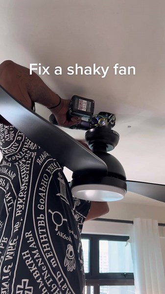 Fixing a shaky and wobbly ceiling fan. #handyman #homeimprovement #ceilingfan