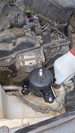 16K views · 51 reactions | hyundai engine mounting changing #automotive #mechanic #trick | Automotive 4 | Facebook
