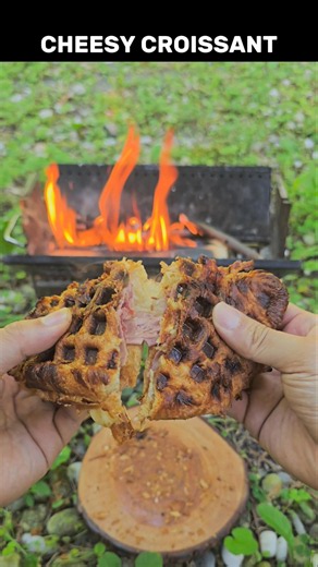 Croissant Sandwich Toast #croissant #camping #outdoorcooking #campfire #campfire