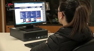 42K views · 1.2K reactions | In questo periodo di emergenza da coronavirus, se hai necessità di presentare una denuncia di smarrimento o furto ad opera di ignoti, utilizza il servizio "Denuncia Vi@ Web" del sito www.carabinieri.it, da PC o da smartphone. Potrai così evitare file nelle Stazioni Carabinieri, scegliendo orario e giorno per sottoscrivere e ritirare la denuncia. #Carabinieri #PossiamoAiutarvi #iorestoacasa #aiutaciadifenderti #coronavirus | Carabinieri | Facebook