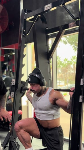 “That’s gorilla bro” idk what he means by that but I’ll take it 💪🏽🫩 #tutorials #workout #fitness