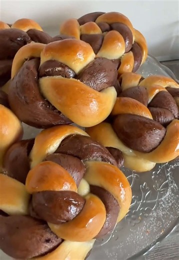 Gebäck mit Sirup Rezept – einfacher Hefeteig mit Kakao (deutsches Rezept)