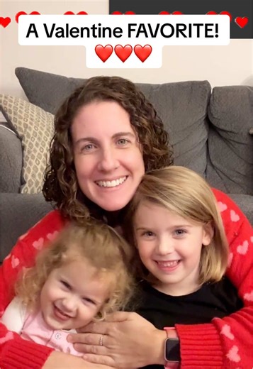 Little Red Box ❤️ Here’s our favorite Valentine’s song by Dr. Jean! This one is so cute and the kids *love* it. At school we just blow kisses in the air, and sometimes even “hide” in a box. This one is super sweet and easy, and we just love it. (BTW it’s not just for Valentine’s Day - sing this one all year long ❤️) #preschoolteacher #momlife #valentinesdayideas #learningthroughplay #socialemotionallearning