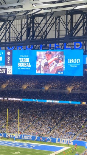 Detroit Tigers pitcher Tarik Skubal is at Ford Field for the Lions vs. Steelers game! ⚾️🏈 | WOMC Detroit