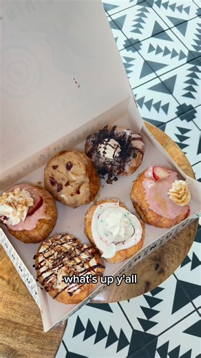 Easily the best donuts I've ever had in the metroplex and in general!! @parlordoughnuts They do a layered doughnut, that basically feels like a croissant in donut form, and they have tons of fire flavors that you can choose from! 🔥 My personal favorite was the maple pecan! They do their bacon, egg and cheese with an glazed doughnut, and is just as good you really can't beat elite baking. They have all types of different coffees, drinks, refreshers, etc., and if you get there early in the mornin