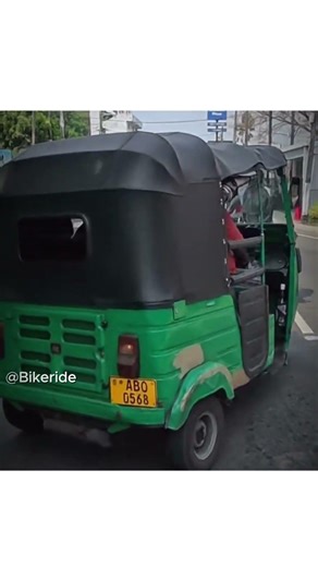 අමුතු ලංතේ හරක් - එකෙක් line කපාගෙන යනවා_ අනිකා U turn ගහනවා #automobile #travel #accident #shorts